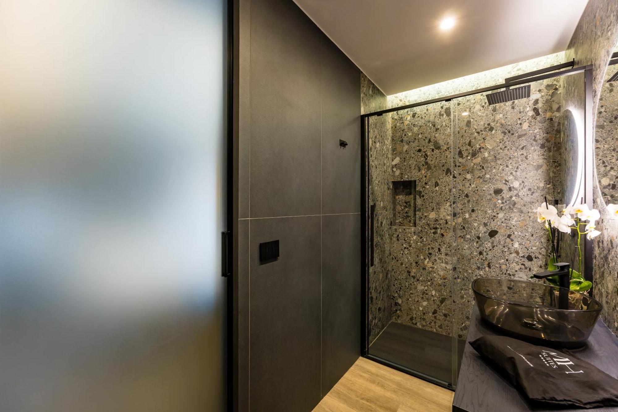 Mh Suites Plebiscito Neapel Exteriör bild