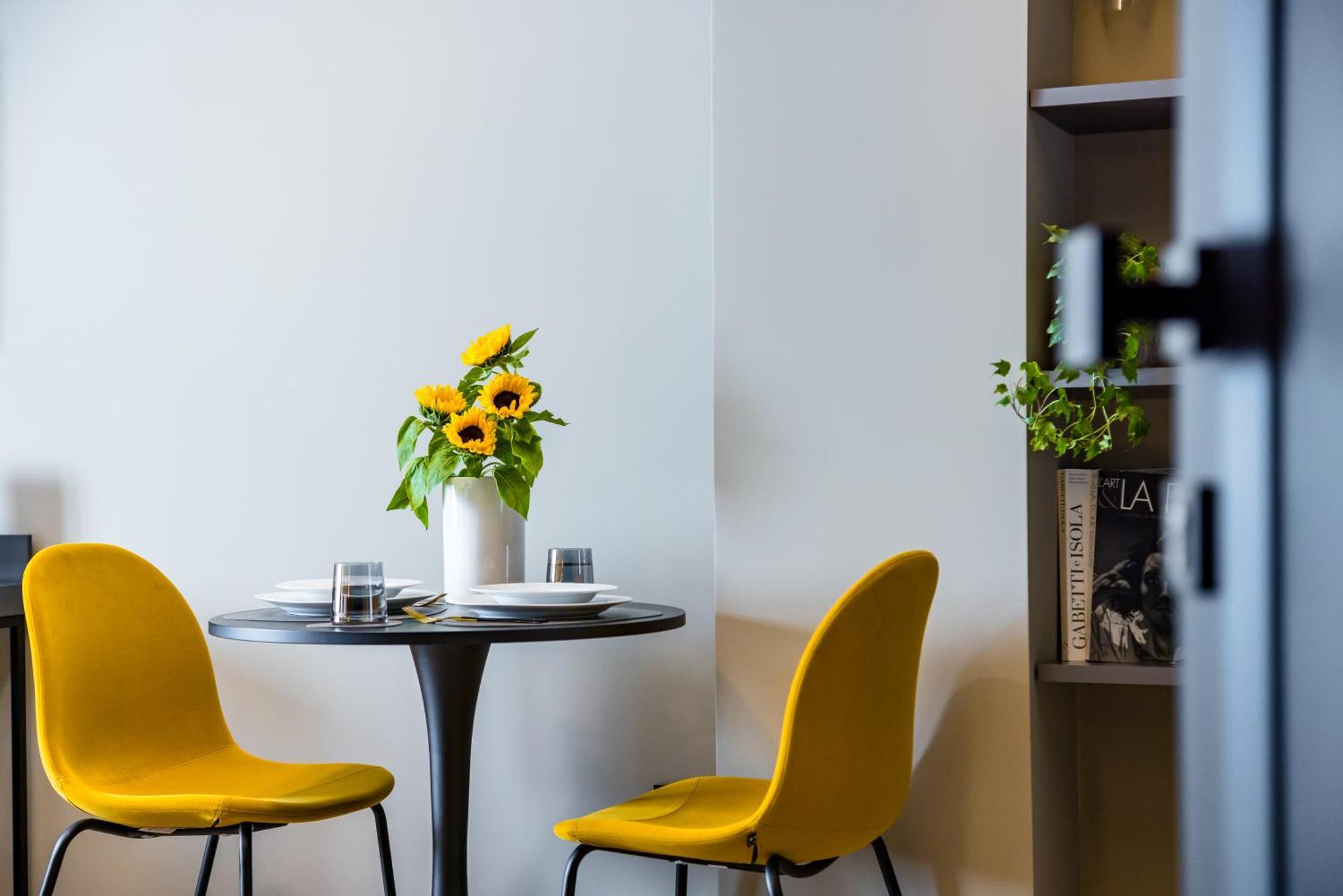 Mh Suites Plebiscito Neapel Exteriör bild