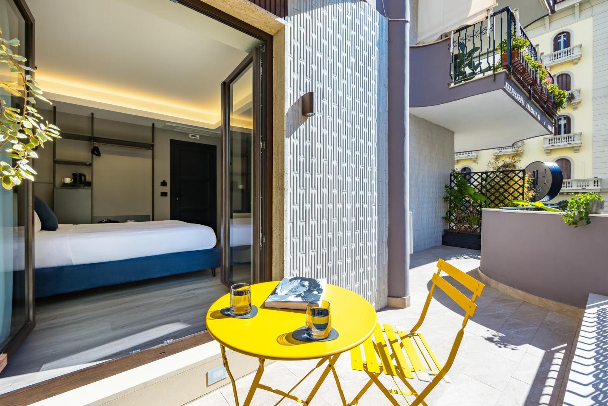 Mh Suites Plebiscito Neapel Exteriör bild